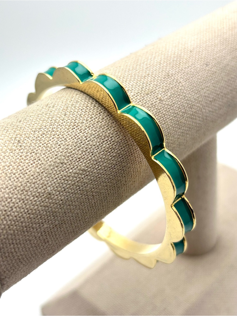 C Wonder Green Scalloped Bangle Bracelet